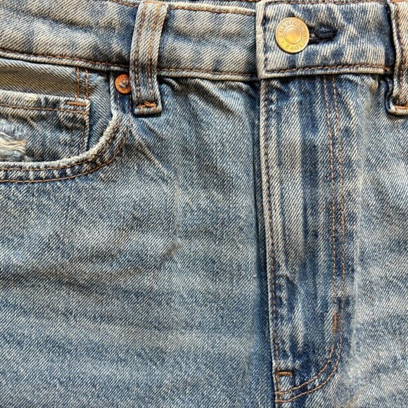 NWT AE distressed Baggy Mom short with comfort stretch waistband 6/28W - Picture 5 of 9